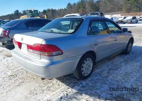 2001 Honda Accord 2.3 Lx from USA, damaged, VIN 1HGCG66561A124642